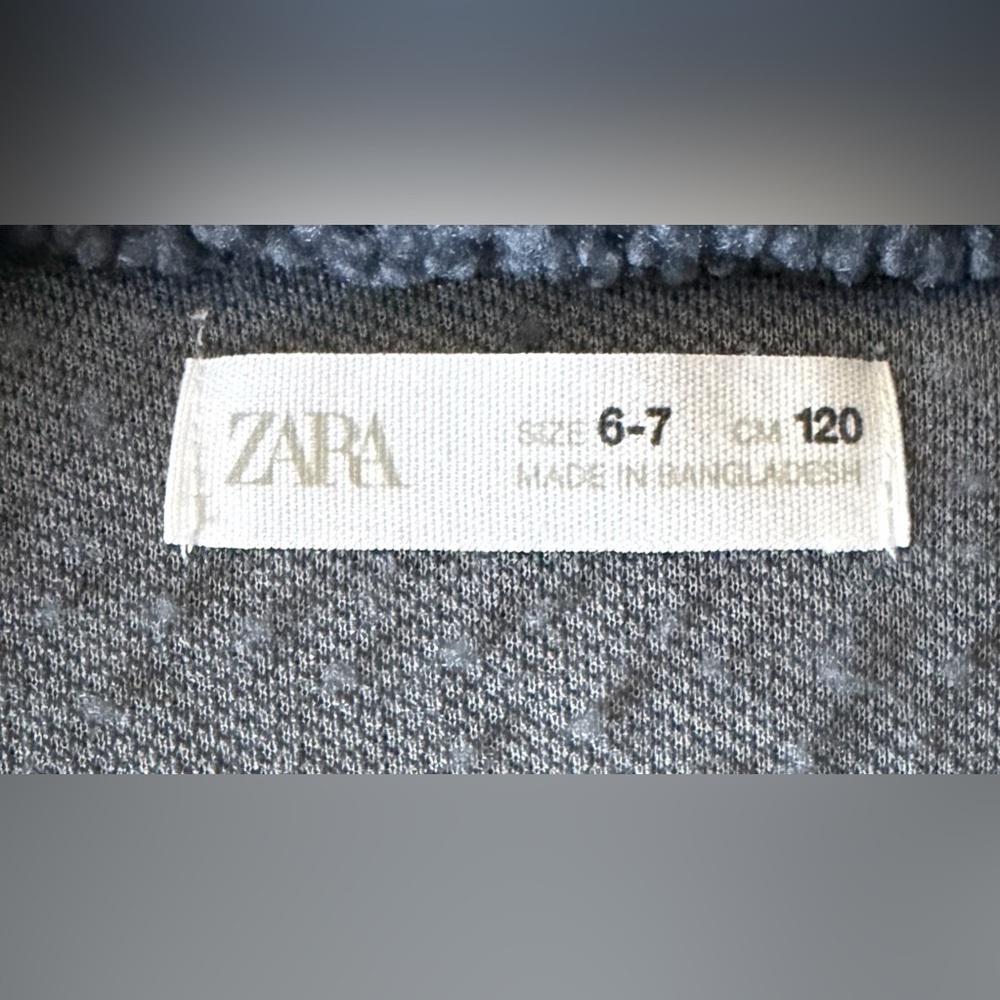 Zara Kids Teddy Fleece Grey Jacket
Size 6-7 - Picture 4 of 4